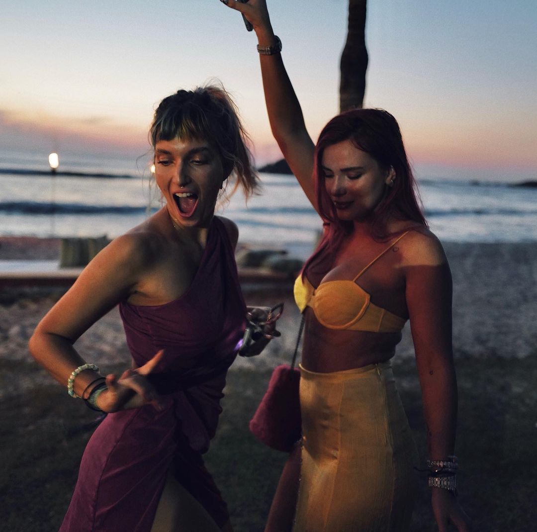 Снимки Беллы Торн из Instagram и OF
